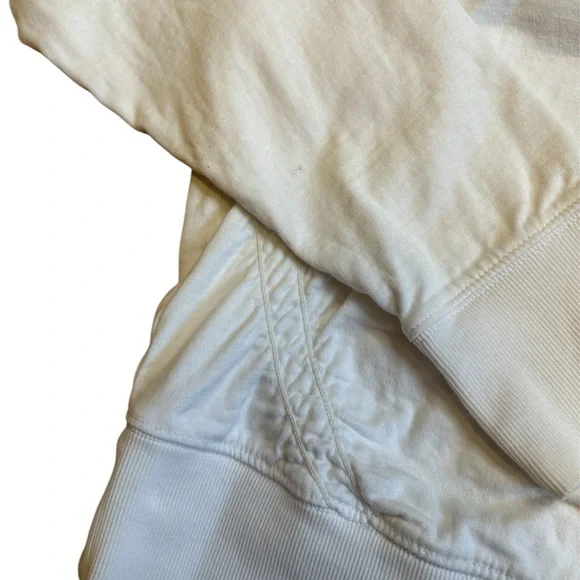 ATHLETA Women’s Size Medium White Loose Semi-Cropped Workout Top - Picture 7 of 8